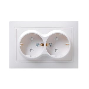 Розетка РСш12-3-КБ 2местн с з/к с защ штор 16А КВАРТА белый