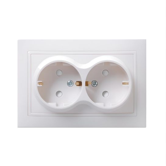 Розетка РСш12-3-КБ 2местн с з/к с защ штор 16А КВАРТА белый