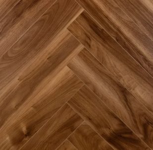 Ламинат Wallnut Herringbone (0,06) HB 011 Орех Натуральный 12/34